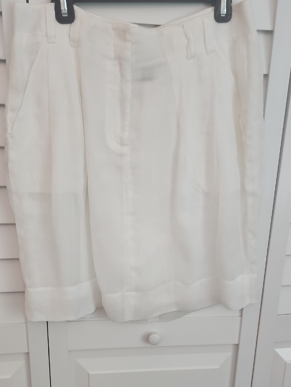 White Lightweight Pleated Skirt